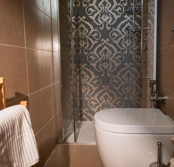 Merulana Penthouse: 5 Minutes Walk From Colosseum Exterior photo
