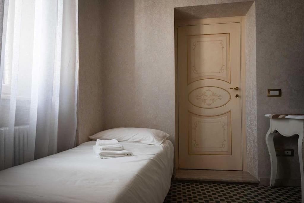Merulana Penthouse: 5 Minutes Walk From Colosseum Exterior photo